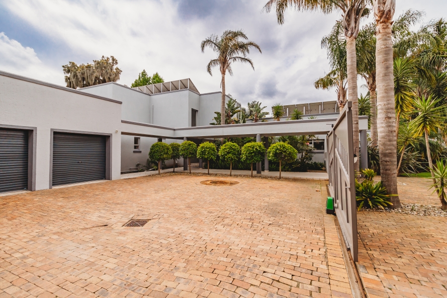 6 Bedroom Property for Sale in Heatherlands Western Cape